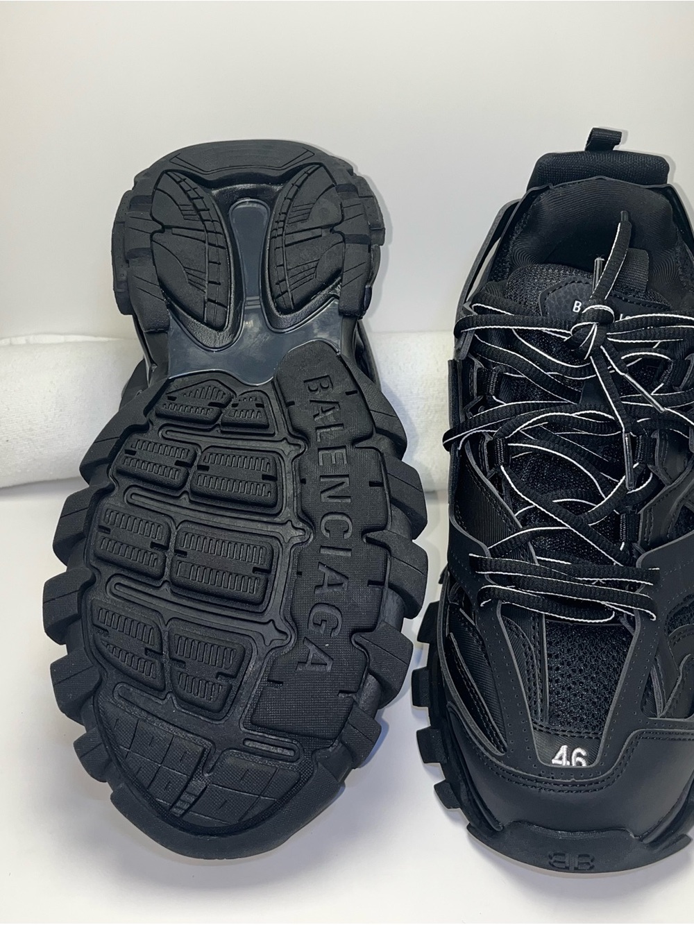 Balenciaga Black Chunky Track Runner Sneakers - Picture 2 of 10